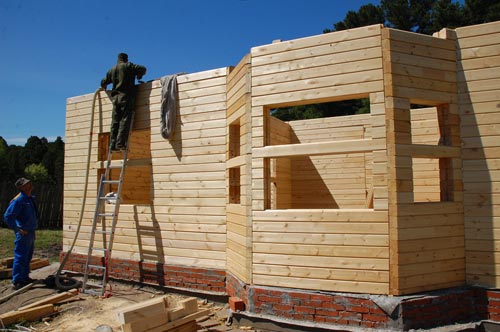 С чего начинать строительство дома из бруса?